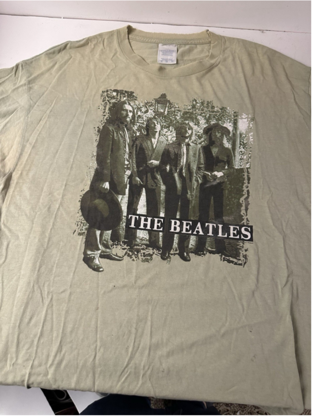 Vintage The Beatles Band Photo T Shirt XL Tan Beige Distressed Collar Classic Ro